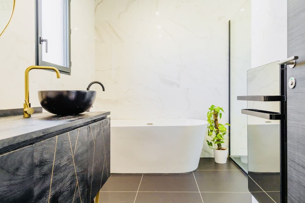 Photo of Bathroom in Tignieu-Jameyzieu