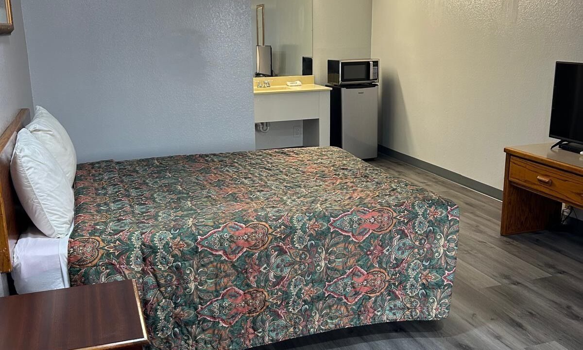 Photo of Bedroom in Hubbard
