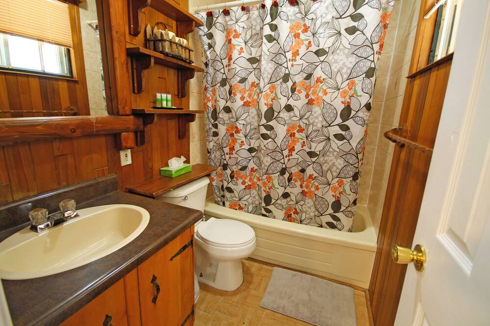 Photo of Bathroom in The Blue Mountains