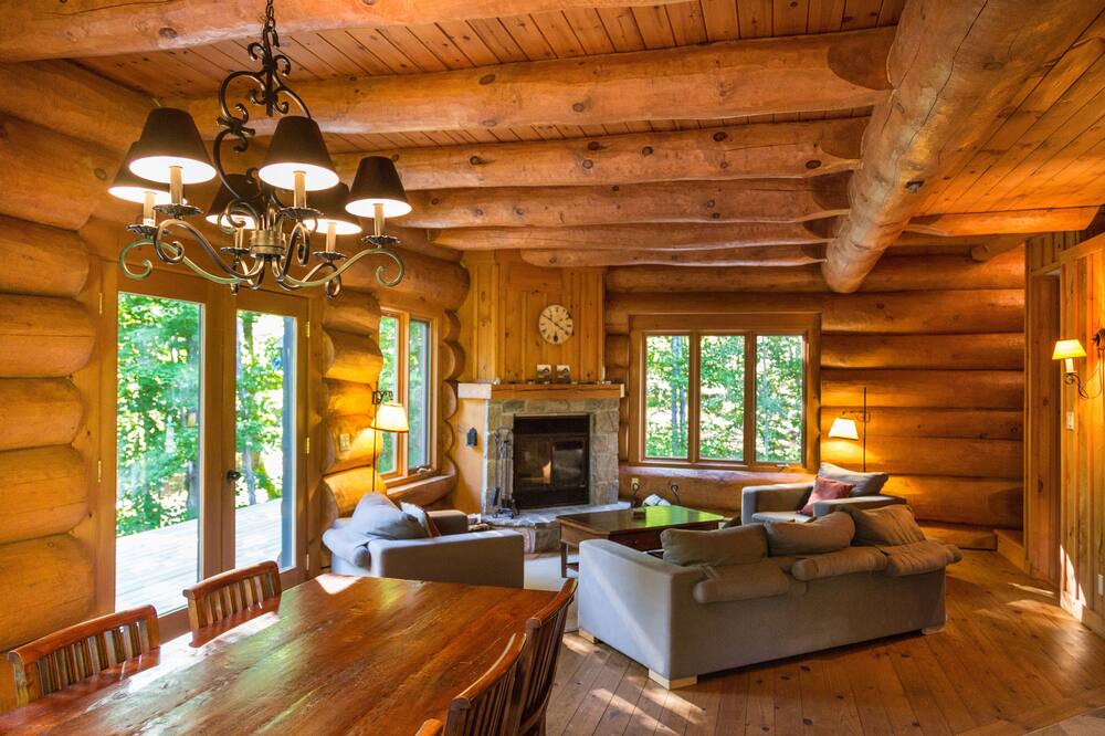 Photo of Livingroom in Lac Superieur Village