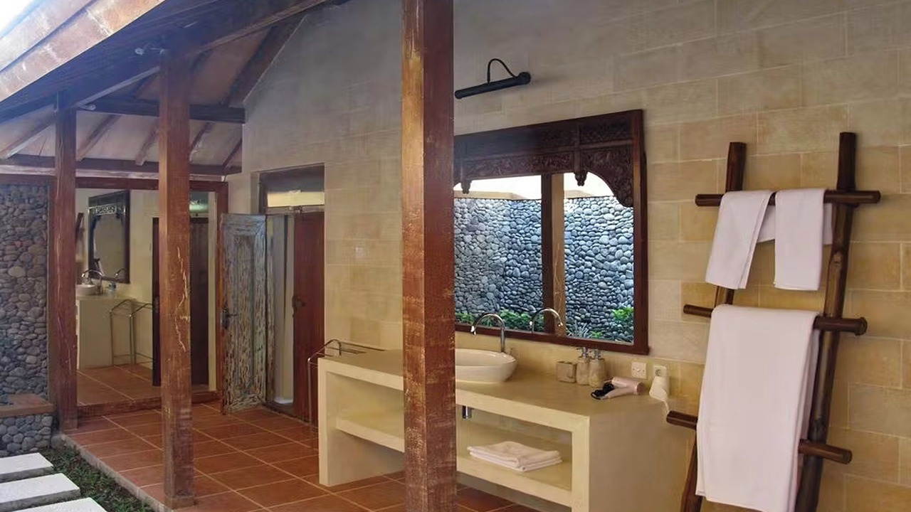 Photo of Bathroom in Kalipuro