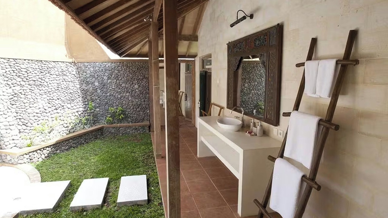 Photo of Bathroom in Kalipuro