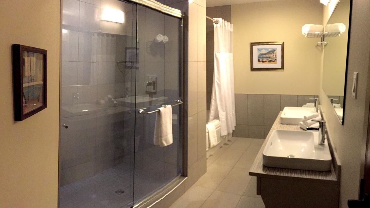 Photo of Bathroom in Sept-Iles