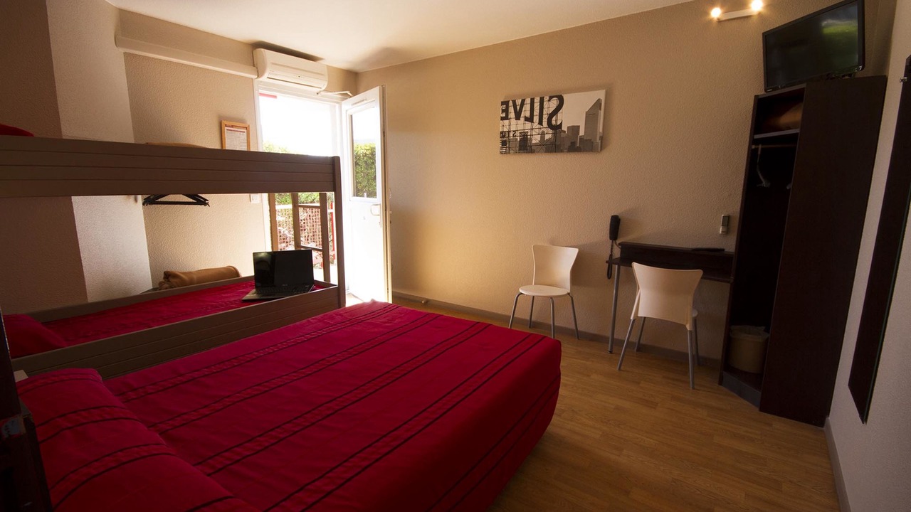 Photo of Bedroom in Balaruc-le-Vieux