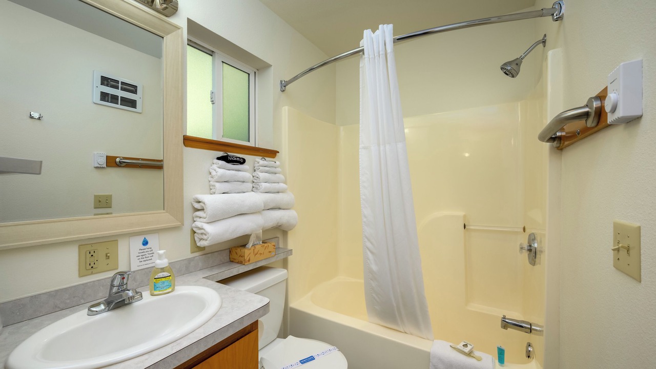 Photo of Bathroom in Harbor