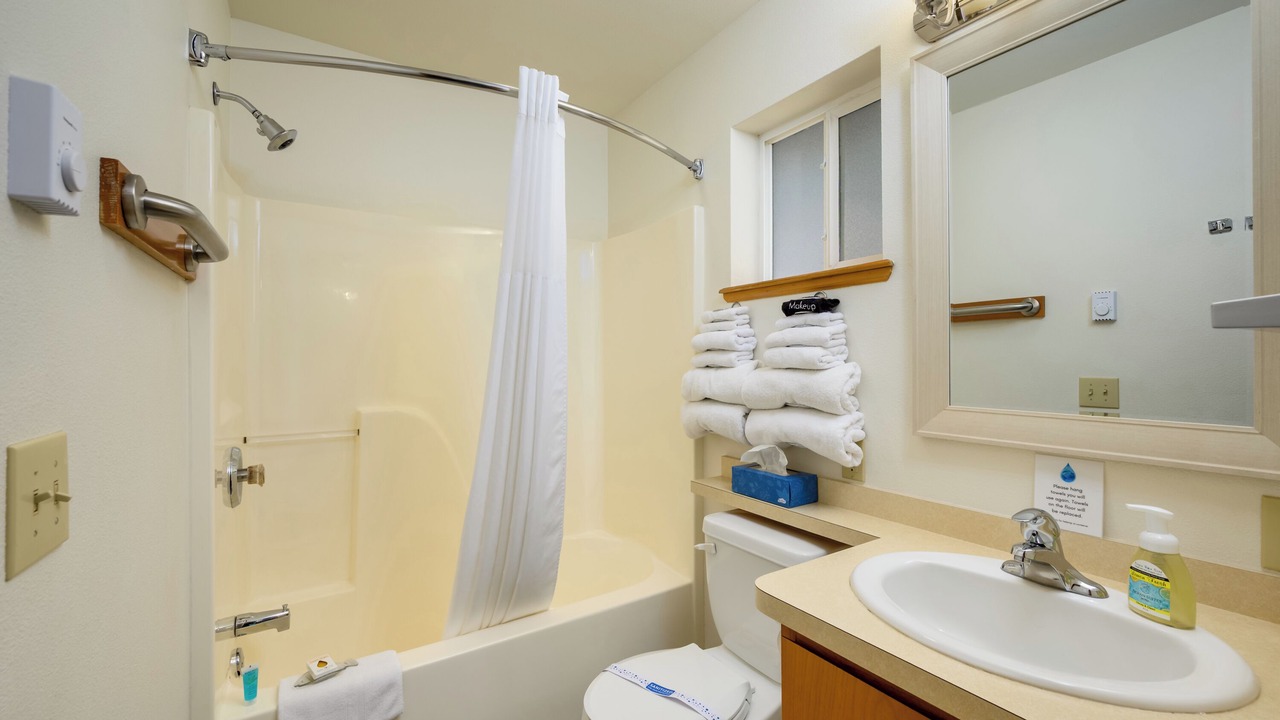 Photo of Bathroom in Harbor