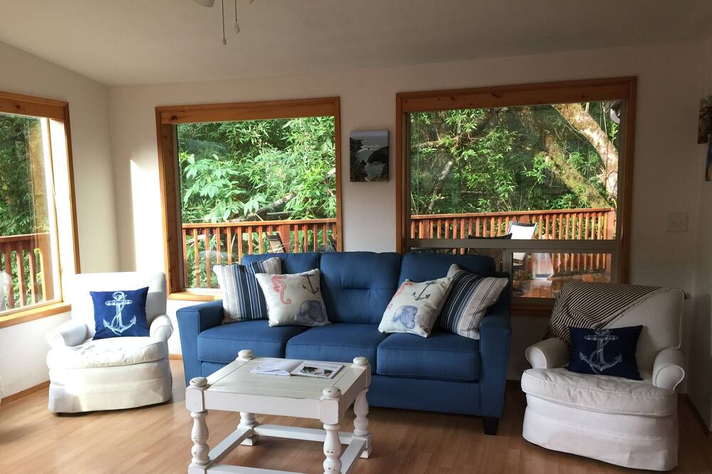 Photo of Livingroom in Brookings