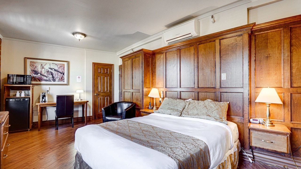 Photo of Bedroom in Baie Comeau