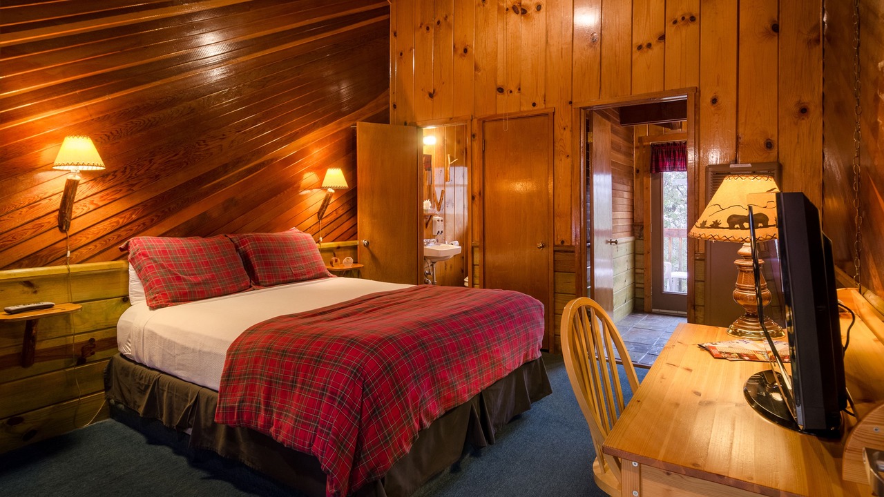 Photo of Bedroom in Idyllwild
