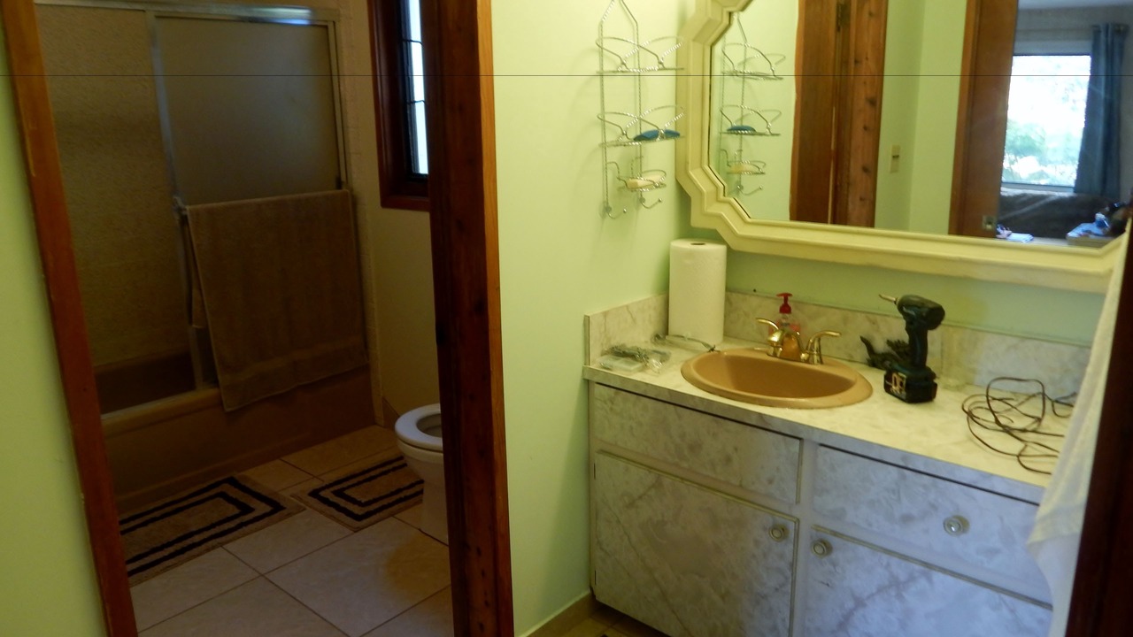 Photo of Bathroom in Fern Forest