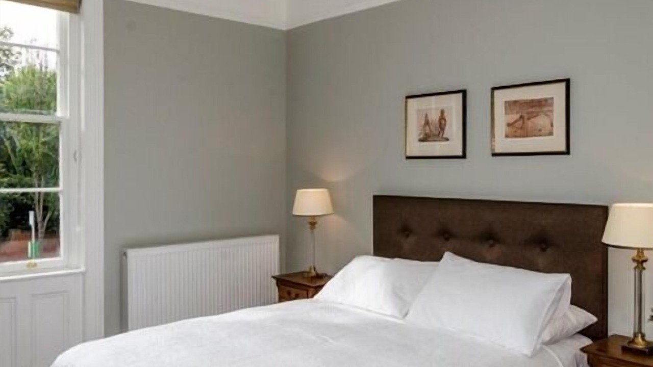 Photo of Bedroom in Newark