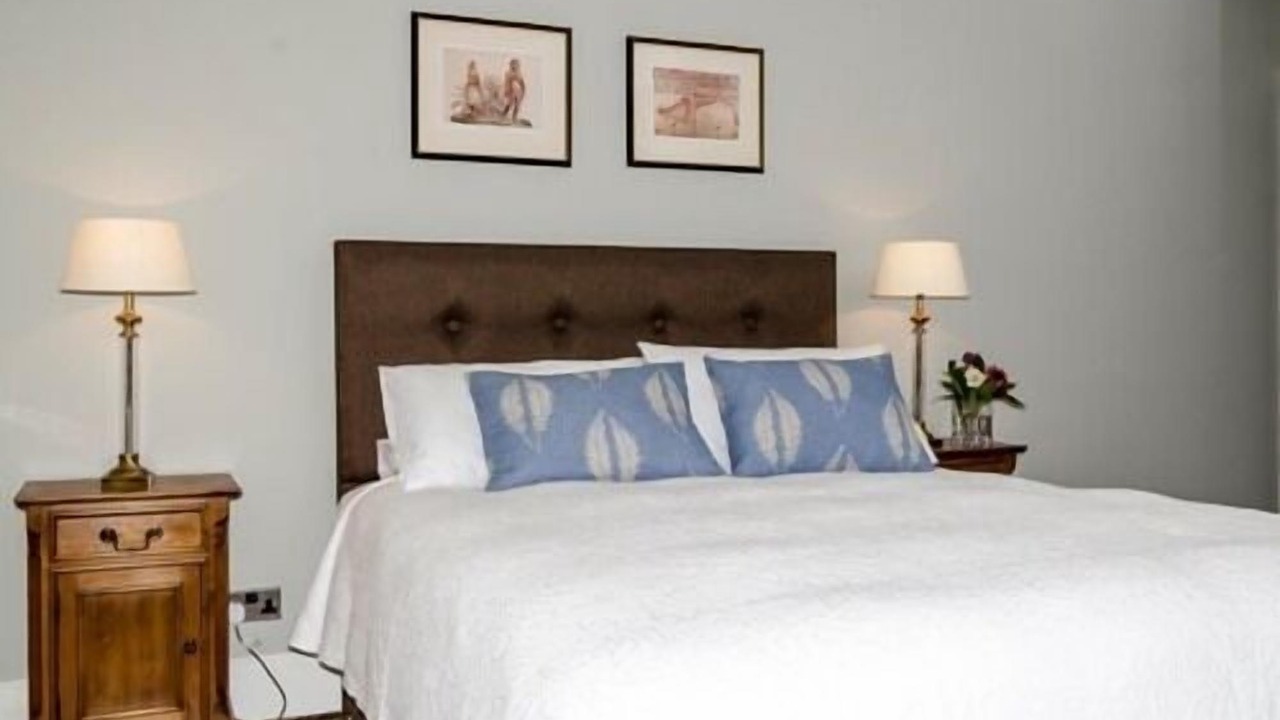 Photo of Bedroom in Newark