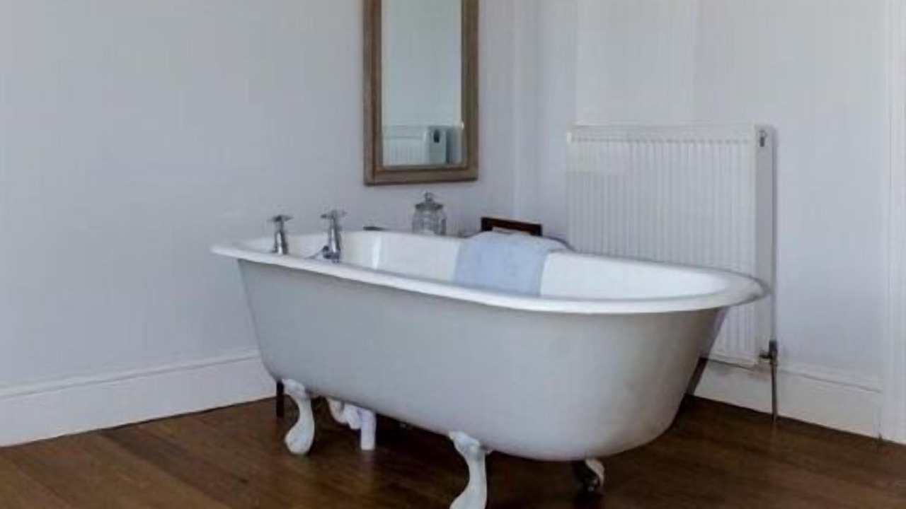 Photo of Bathroom in Newark