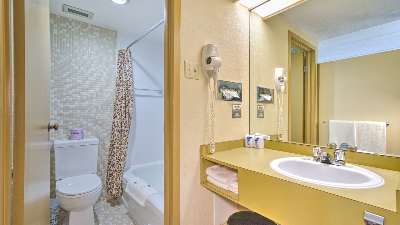 Photo of Bathroom in Cap de la Madeleine