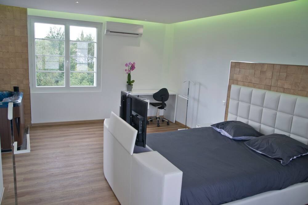 Photo of Bedroom in Barbaste