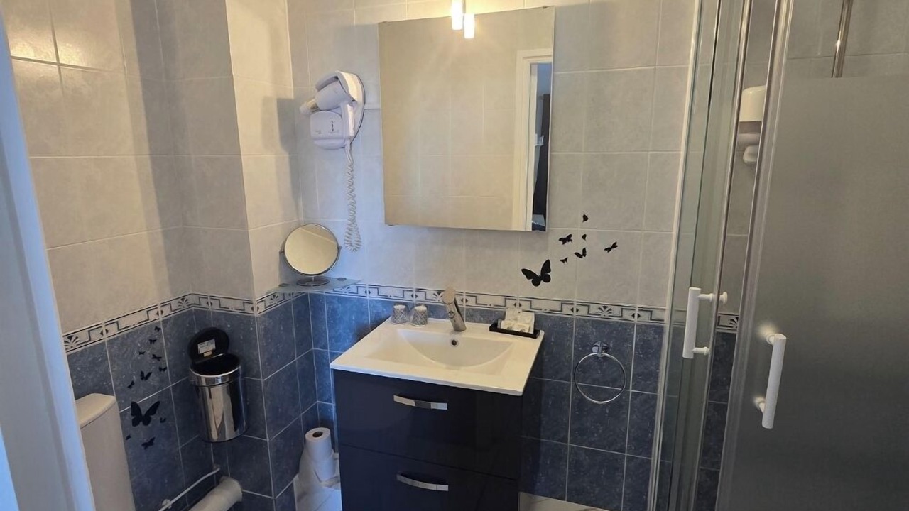 Photo of Bathroom in Arromanches-les-Bains