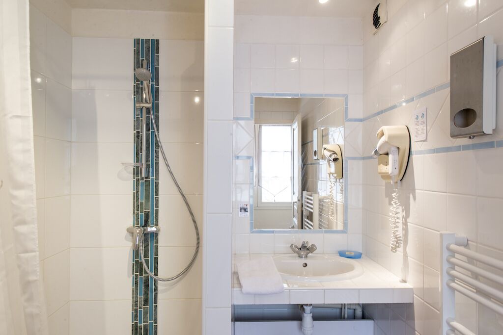 Photo of Bathroom in Chinon