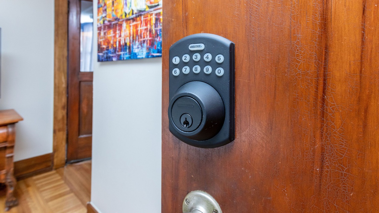 Photo of Bedroom in Downtown Niagara Falls