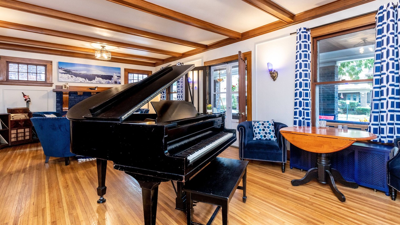 Photo of Others in Downtown Niagara Falls