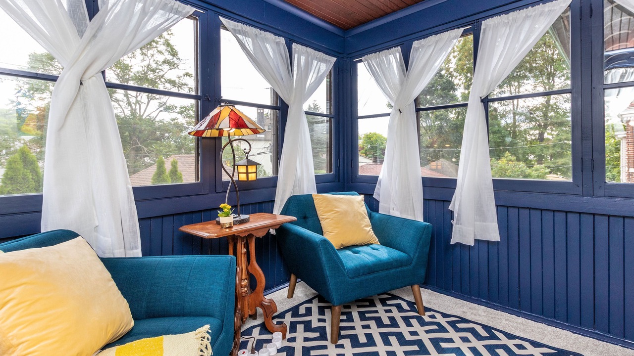 Photo of Bedroom in Downtown Niagara Falls