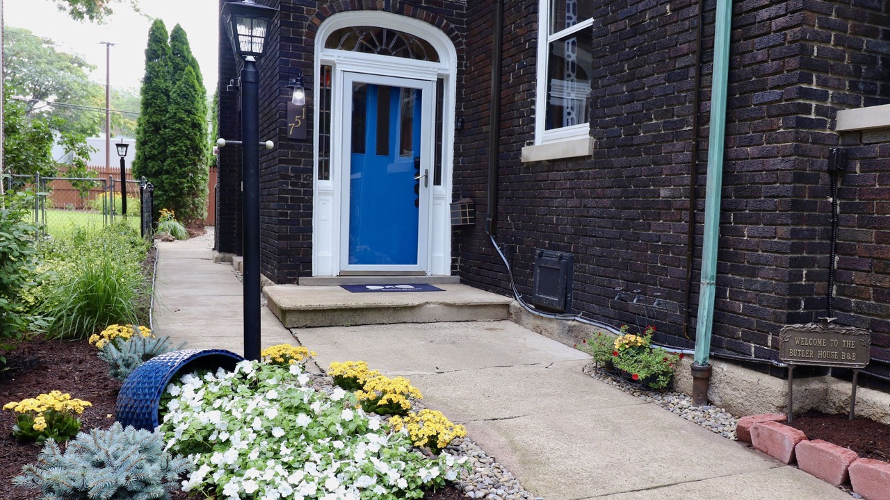 Photo of Outdoor in Downtown Niagara Falls