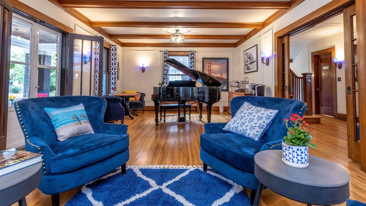 Photo of Others in Downtown Niagara Falls