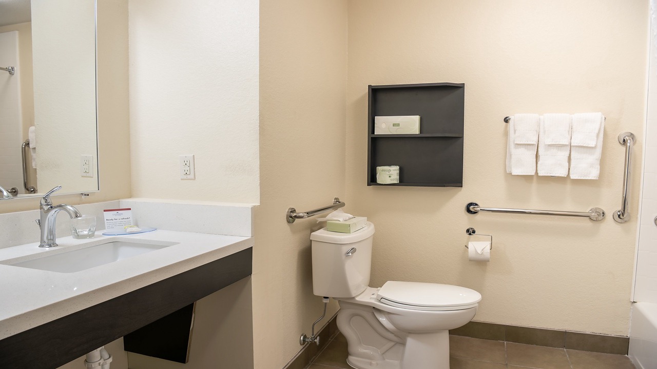 Photo of Bedroom in Bay City
