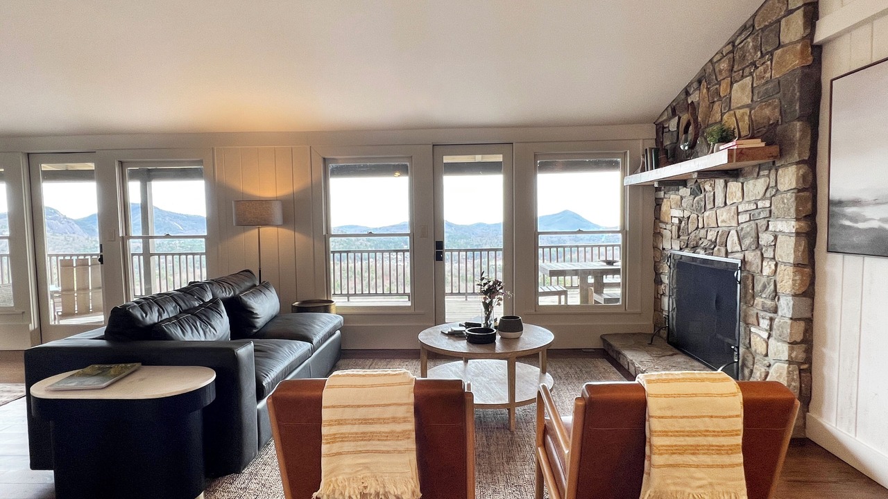 Photo of Livingroom in Cashiers