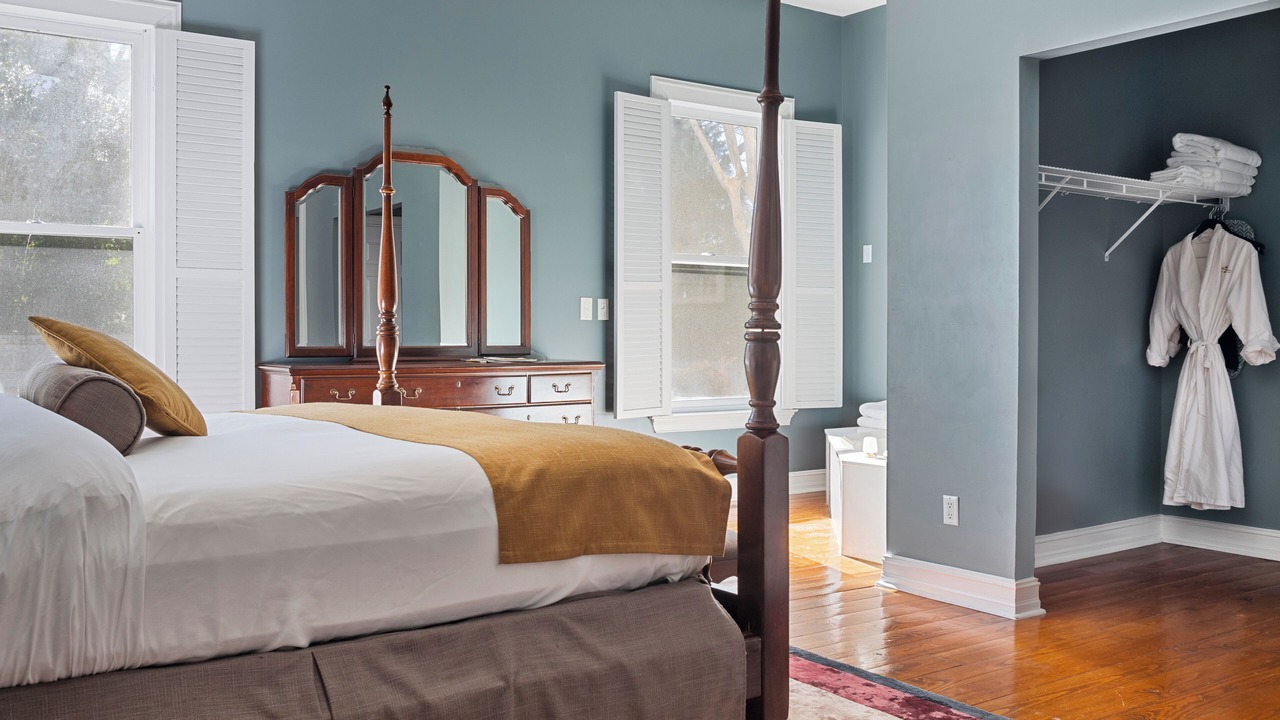Photo of Bedroom in Stone Mountain Historic Village