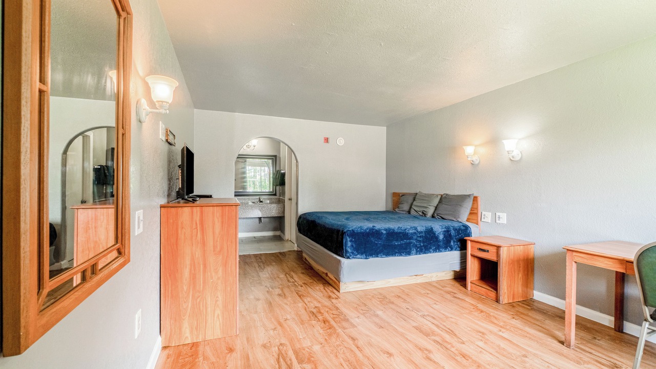 Photo of Bedroom in Livingston