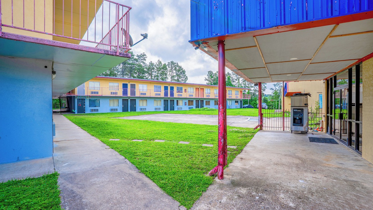 Photo of Outdoor in Livingston