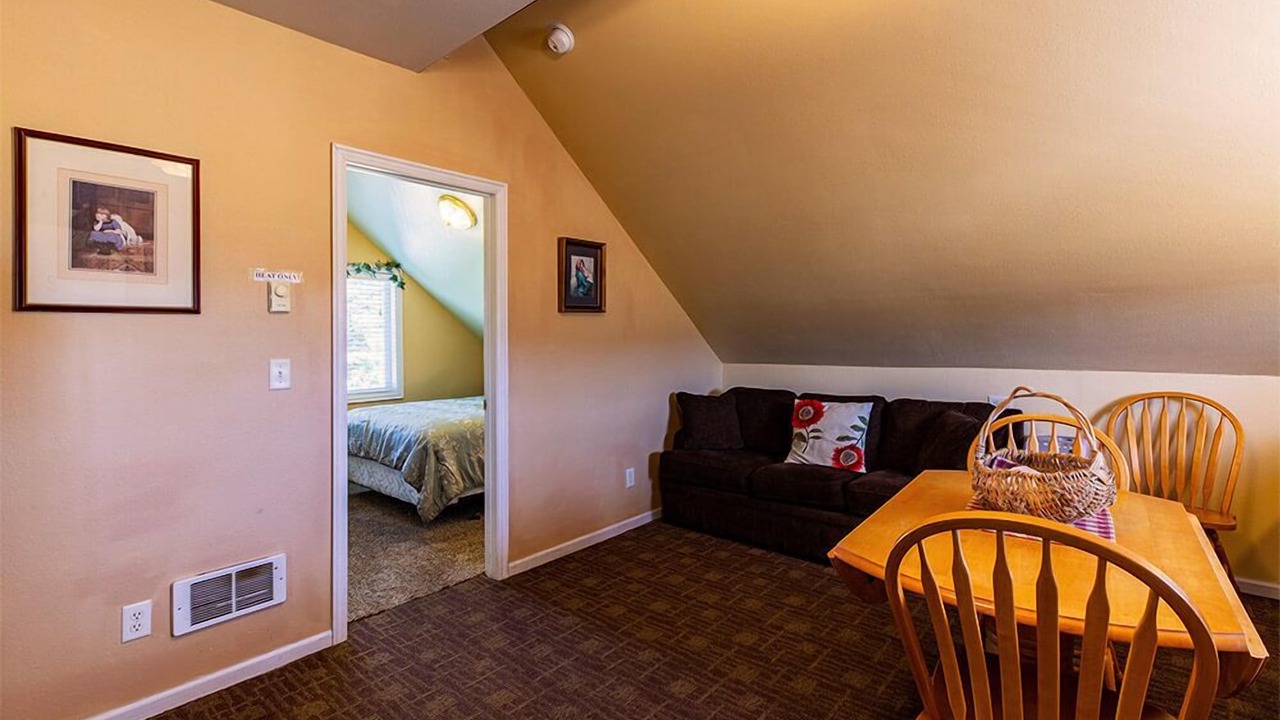 Photo of Others in Victor