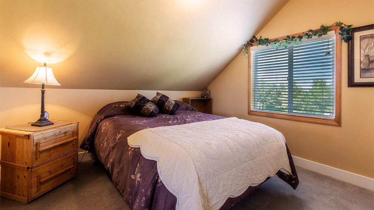 Photo of Others in Victor