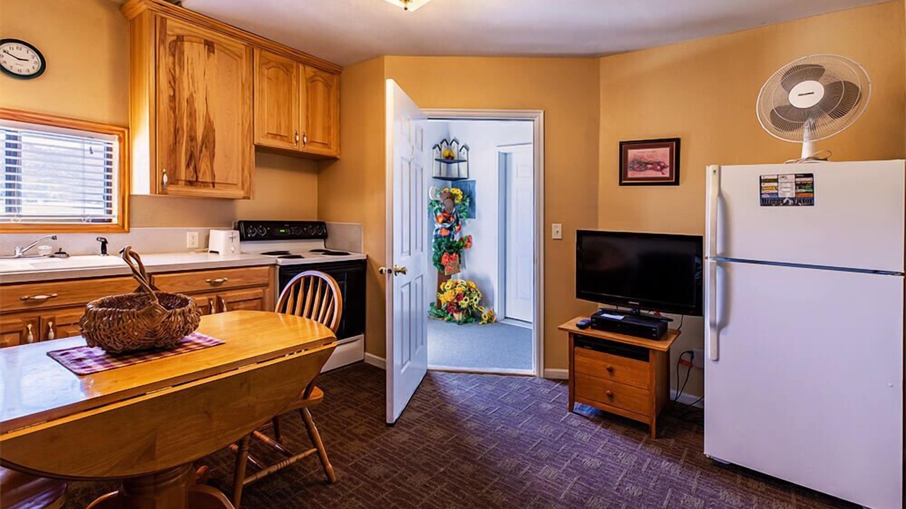 Photo of Others in Victor