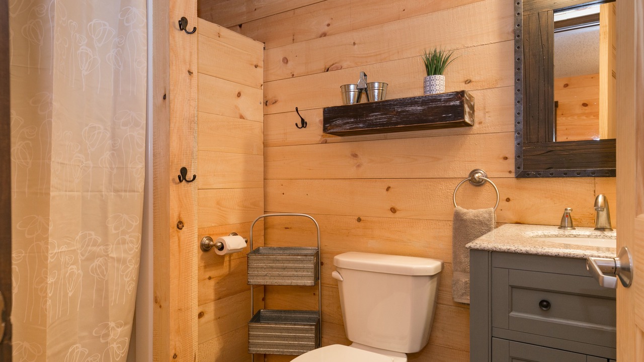 Photo of Bathroom in Warren