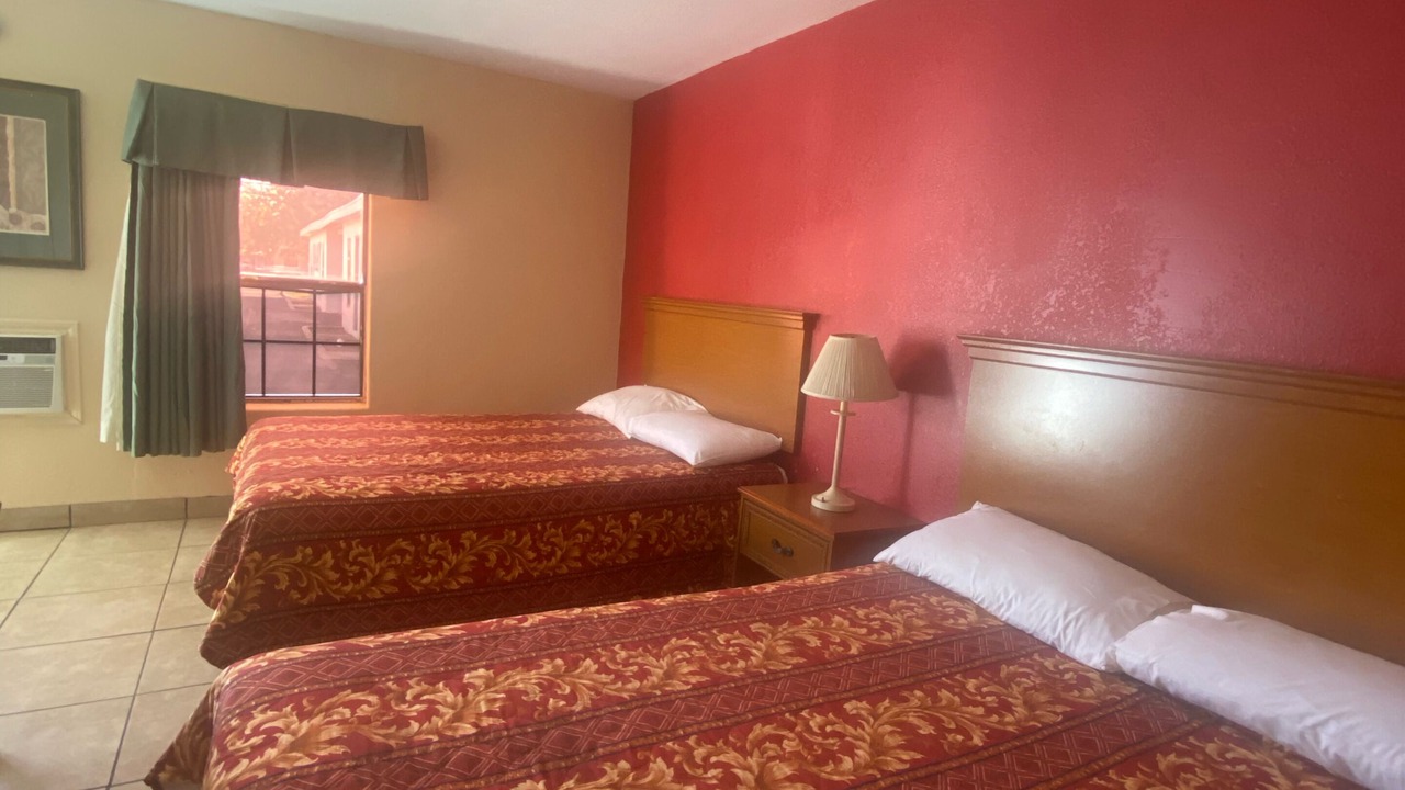 Photo of Bedroom in Alice