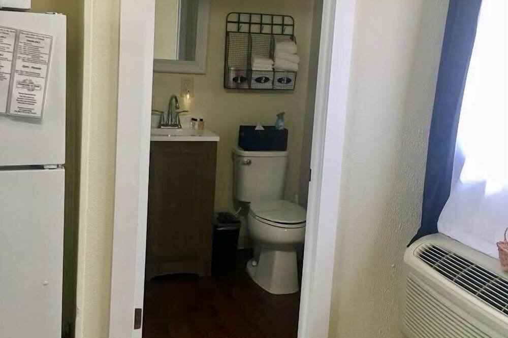 Photo of Bathroom in Mayfield