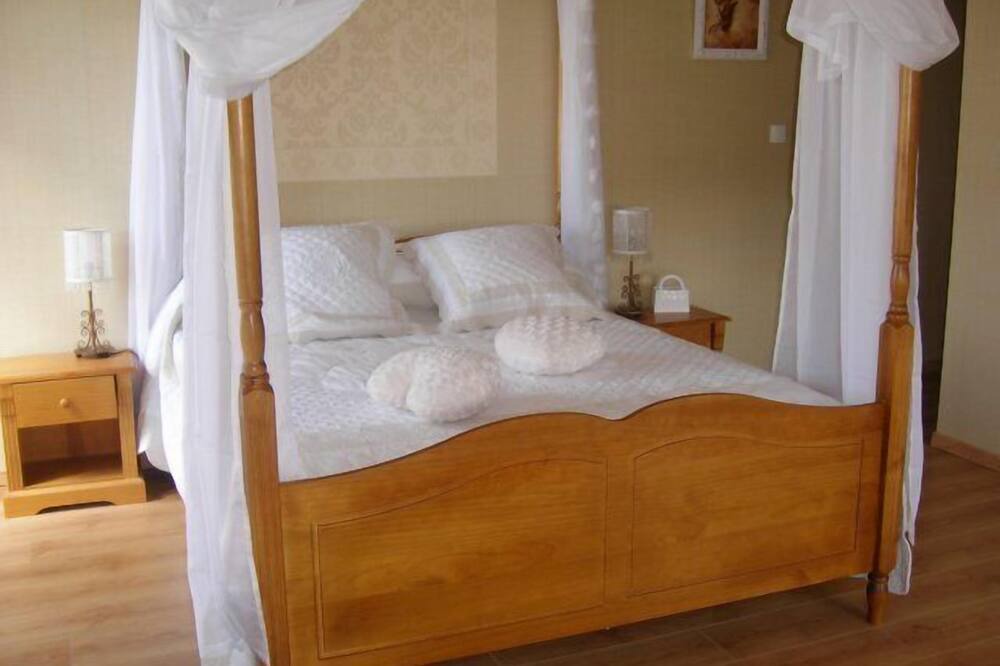 Photo of Bedroom in Latrape