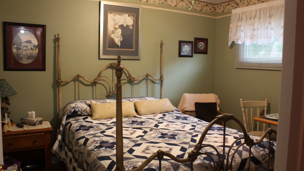 Photo of Bedroom in Cayuga