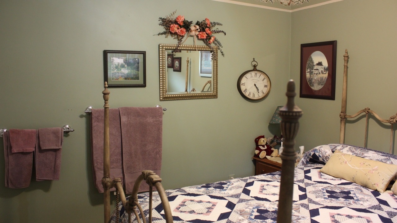 Photo of Bedroom in Cayuga