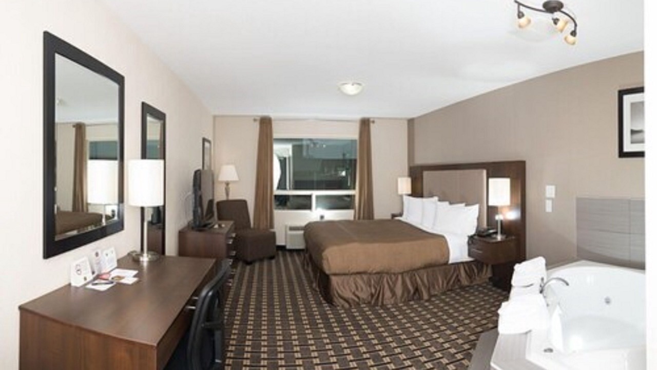 Photo of Bedroom in Carlyle
