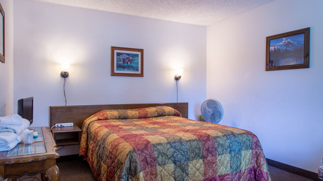 Photo of Bedroom in Weed