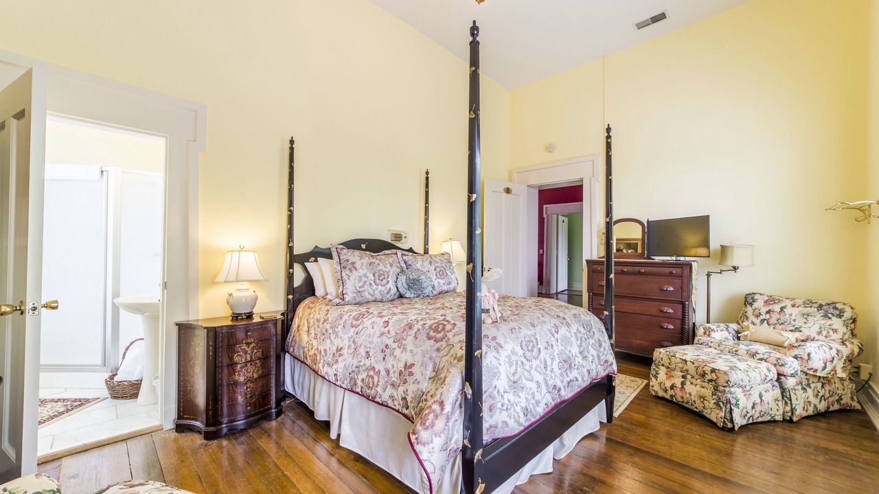 Photo of Bathroom in Bardstown