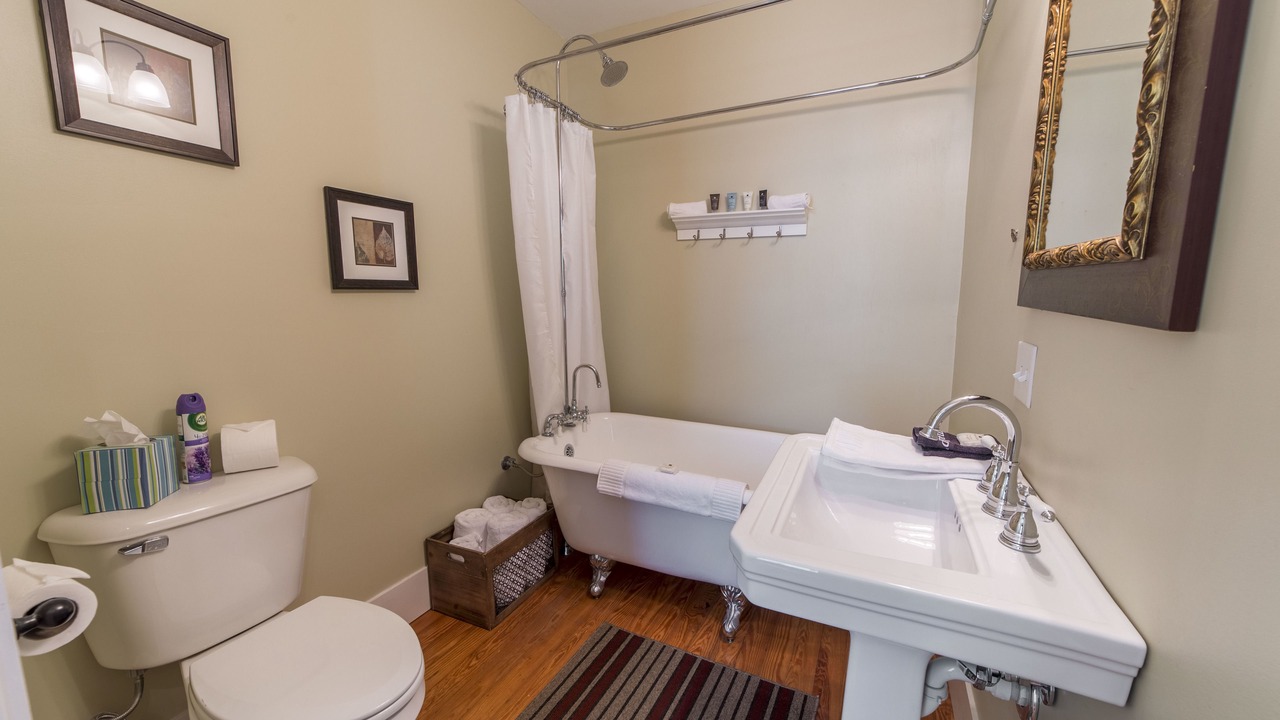 Photo of Bathroom in Bardstown