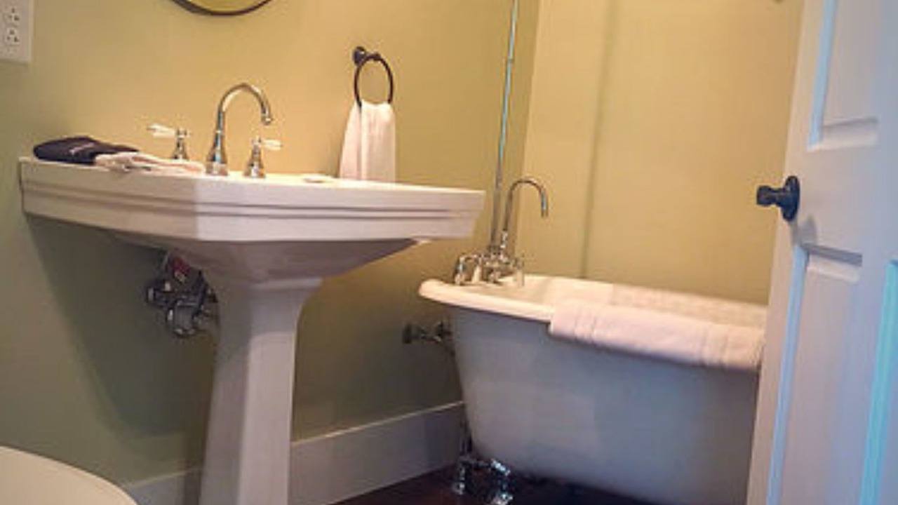 Photo of Bathroom in Bardstown