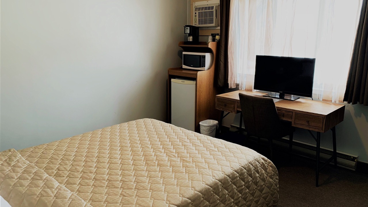 Photo of Bedroom in Little Current