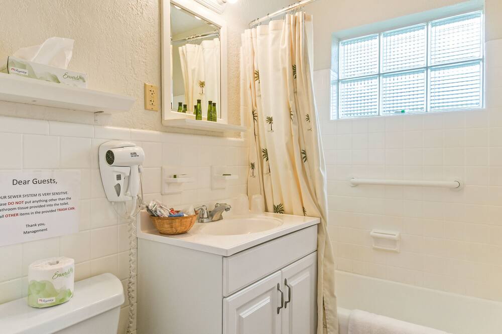 Photo of Bathroom in Tequesta