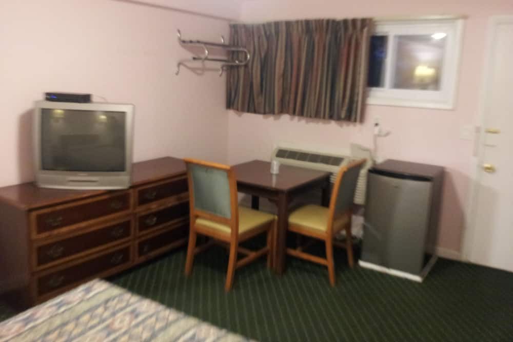 Photo of Livingroom in Newington