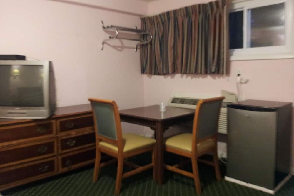 Photo of Livingroom in Newington