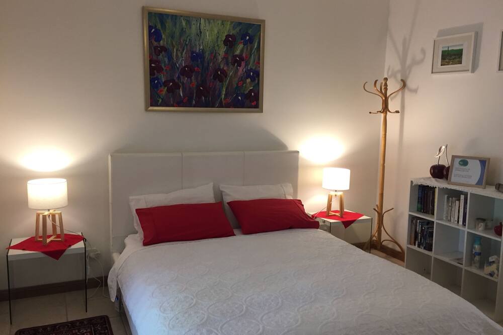 Photo of Bedroom in Clare